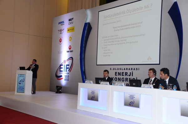 EIF 2013'DE İEÜ'YÜ Sürdürülebilir Enerji Anabilim Dalı Başkanı Temsil Etti