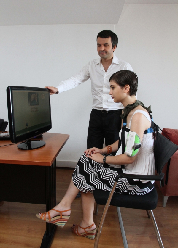 PHYSICAL THERAPY WITH COMPUTER GAMES