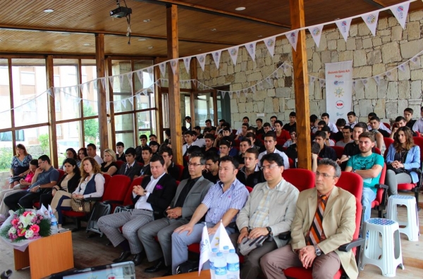 Dünya Çevre Günü Bilinçlendirme Konferansı'nda Doç. Dr. Mehmet Efe Biresselioğlu Konuşma Yaptı