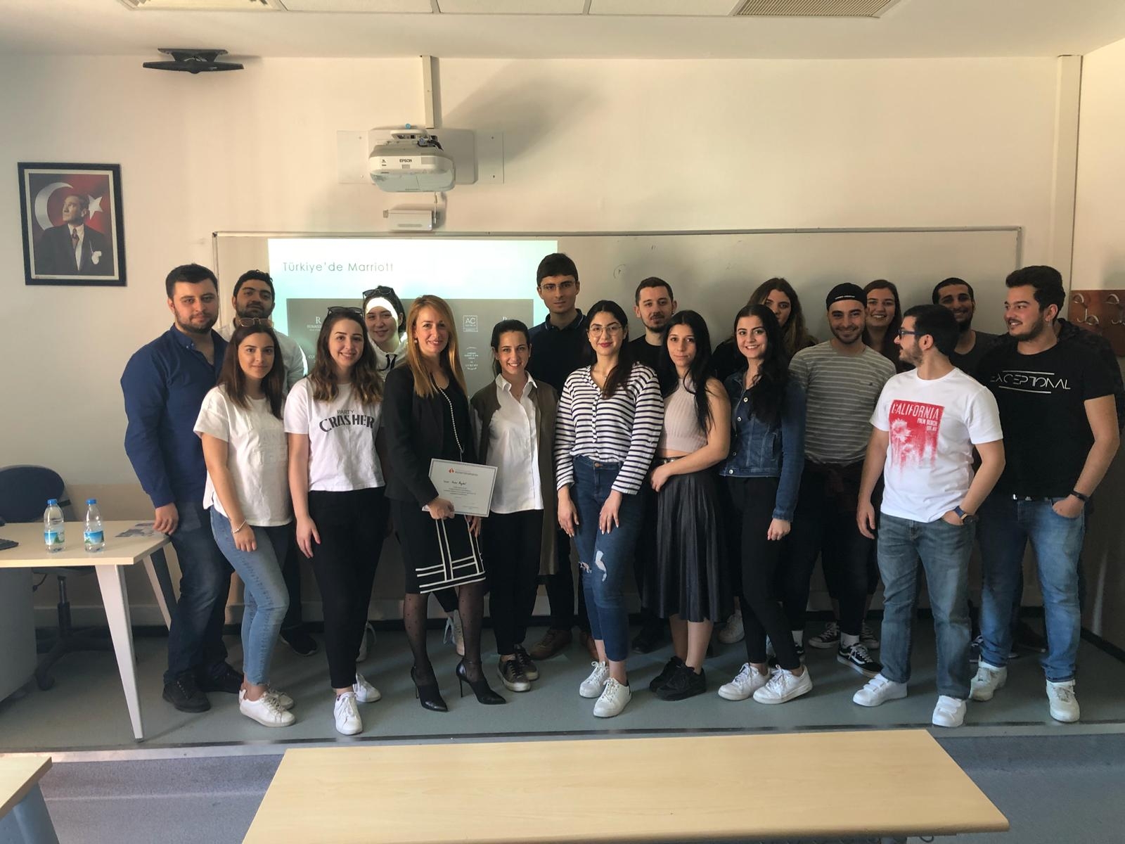 Renaissance İzmir Hotel Satış ve Pazarlama Direktörü Pınar Baykal Turizmci Öğrencilerle Bir Araya Geldi