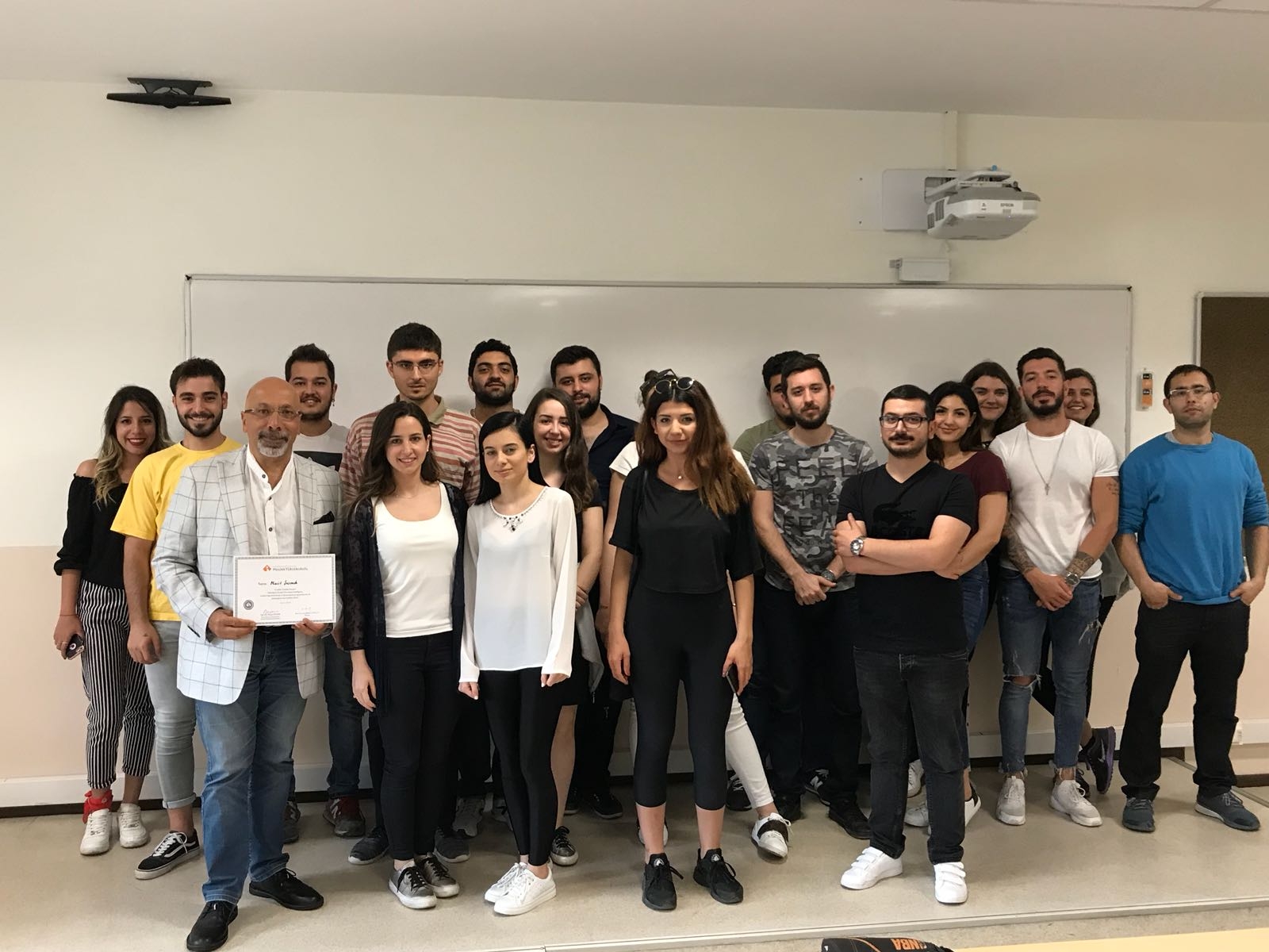 Turizm ve Otel İşletmeciliği Öğrencileri İzmir Turist Rehberler Odası Yönetim Kurulu Üyesi Macit Şaşzade'yi Ağırladı