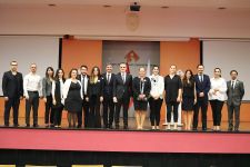 İzmir Ekonomi Üniversitesi Meslek Yüksekokulu Yeni Döneme "Merhaba" dedi