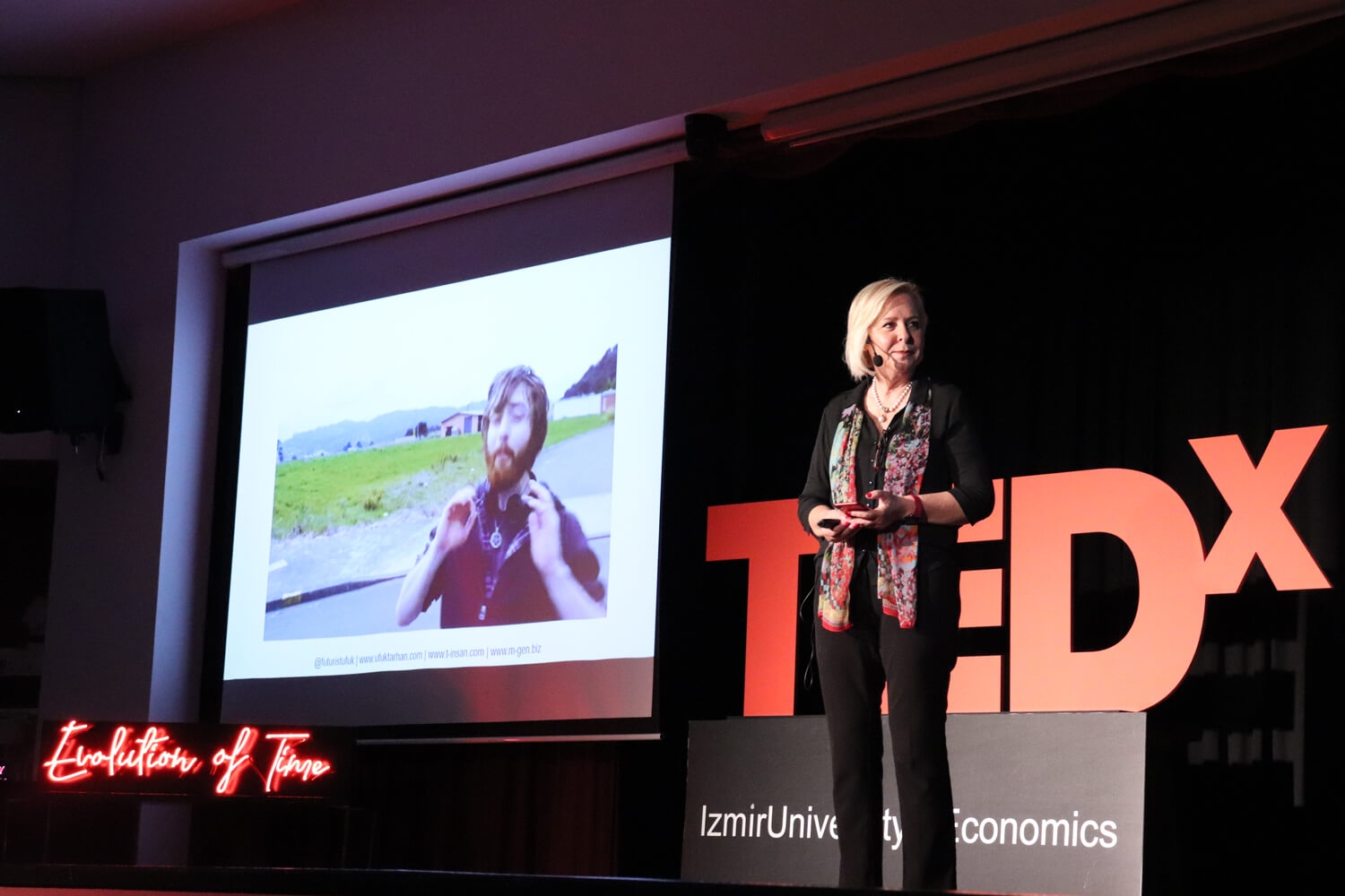TEDx IS AT IZMIR UNIVERSITY OF ECONOMICS