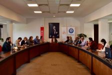 İzmir Gazeteciler Cemiyeti Yönetim Kurulu Üyeleri İzmir Ekonomi Üniversitesi'ndeydi