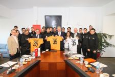 İEÜ futbol takımı yeni sezona hazır