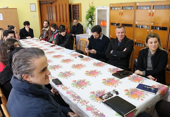 Sosyal Sorumluluk Komitesi'nin "Gelişim Atölyesi" Projesi Kapsamında Karabağlar Atatürk Mesleki Lisesi'ne Ziyaret Gerçekleştirdi
