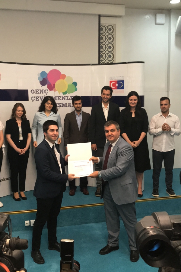 Çeviride ödül 25 üniversite arasından İzmir Ekonomi’nin 