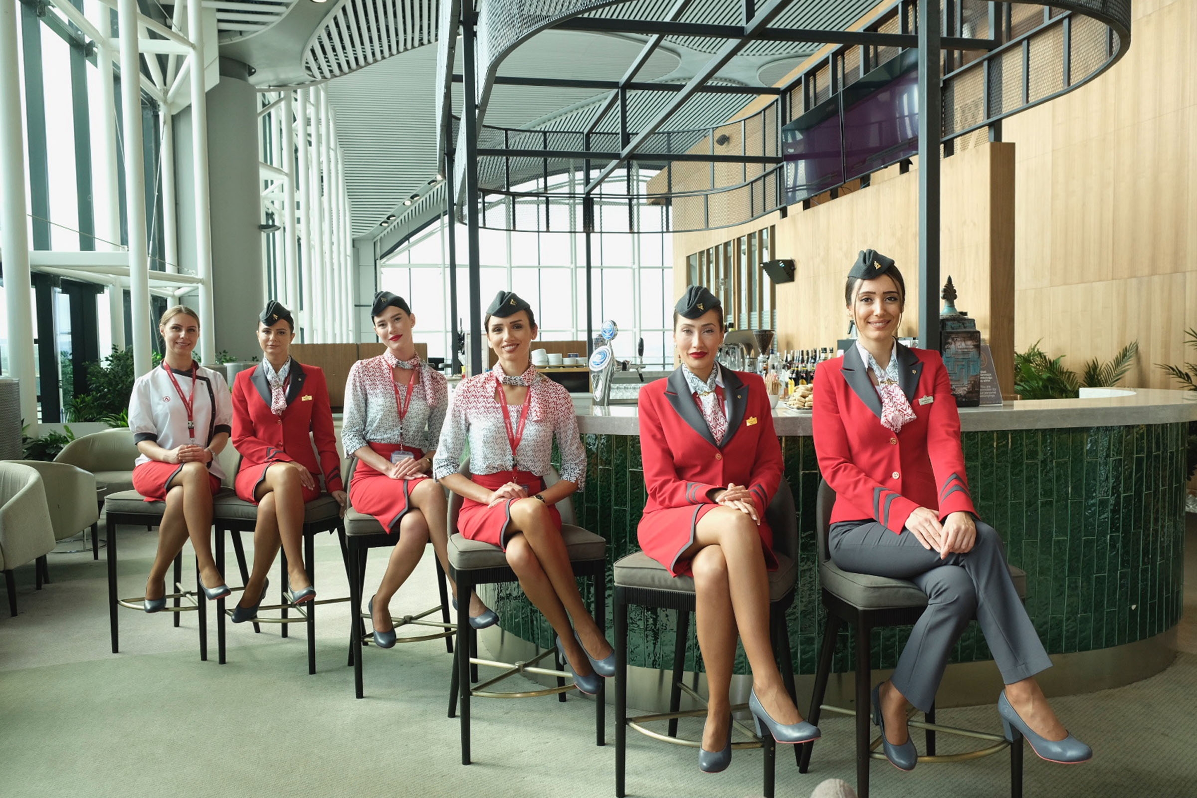 İzmir Ekonomili genç modacının tasarımı gökyüzünü süslüyor 