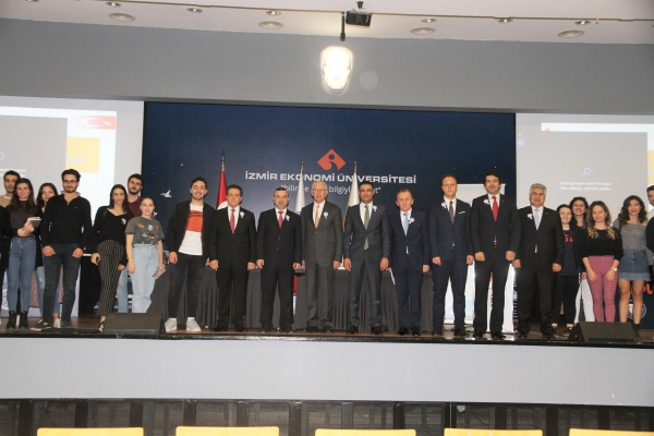 İzmir Ekonomi’den gençlere yönelik ‘Vergi Bilinci Konferansı’