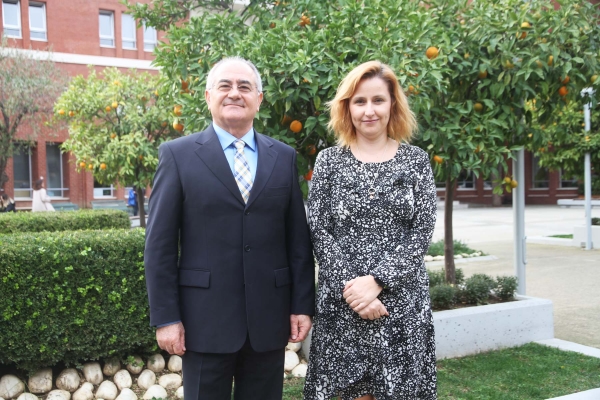 İzmir Ekonomili profesöre ‘Üstün başarı ödülü’