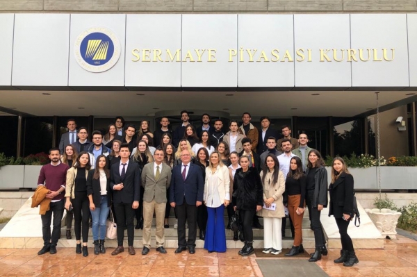 Uluslararası Ticaret ve Finansman öğrencileri Sermaye Piyasası Kurulu’nu ve Türkiye Cumhuriyet Merkez Bankası’nı ziyaret ettiler 