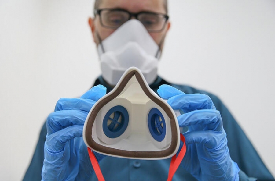 They Developed Self-Cleaning Masks For Healthcare Professionals