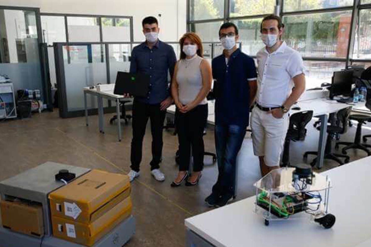 İzmir Ekonomili mühendislerden kendi rotasını belirleyen otonom robot 