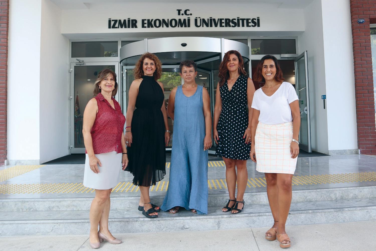 İzmir Ekonomili akademisyenler Belçika yolcusu