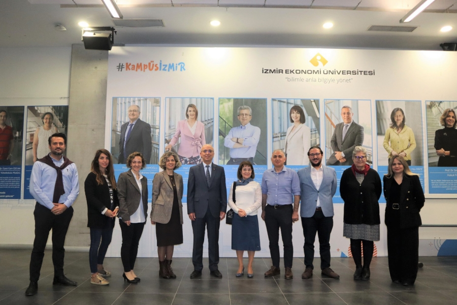 İzmir Ekonomi'de 'Türkçe ve hukuk dili' konferansı