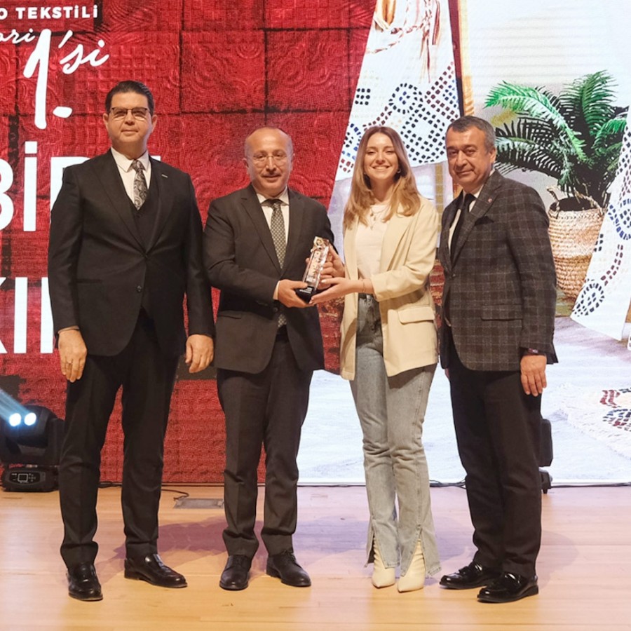 Two awards to IUE designers from Denizli