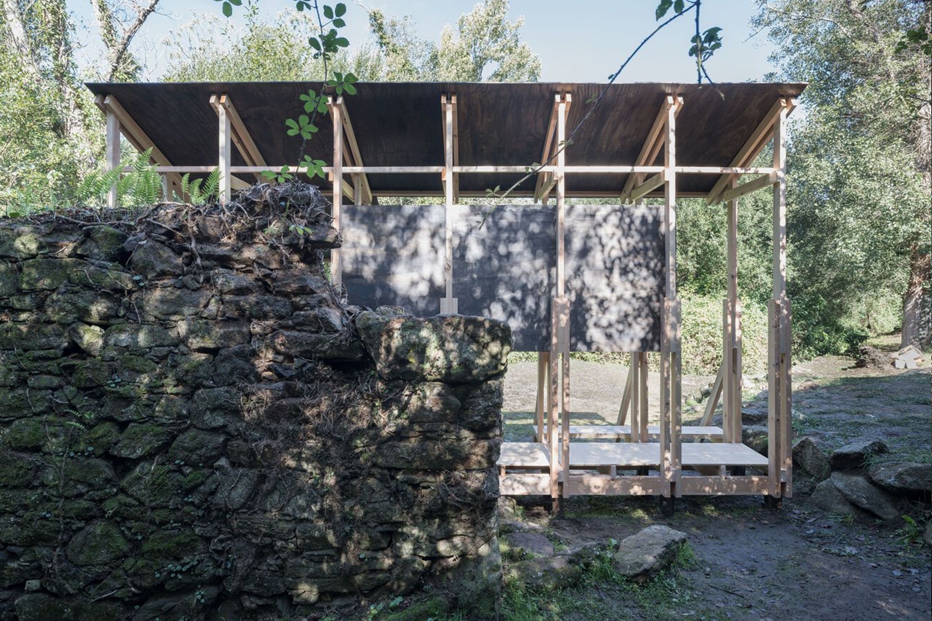 Intervention on a Stone Ruin / CESUGA School of Architecture + Sebastian Erazo + Stefano Pugliese