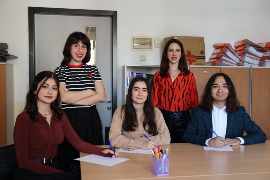 Çevirmenler Yarışmasında Büyük Başarı: 3 Ödülle İzmir'e Döndüler
