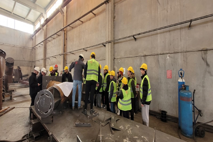 İzmir İTOB Organize Sanayi Bölgesi'ndeki Rijit İnşaat Mühendislik Fabrikasını ziyaret düzenlendi.