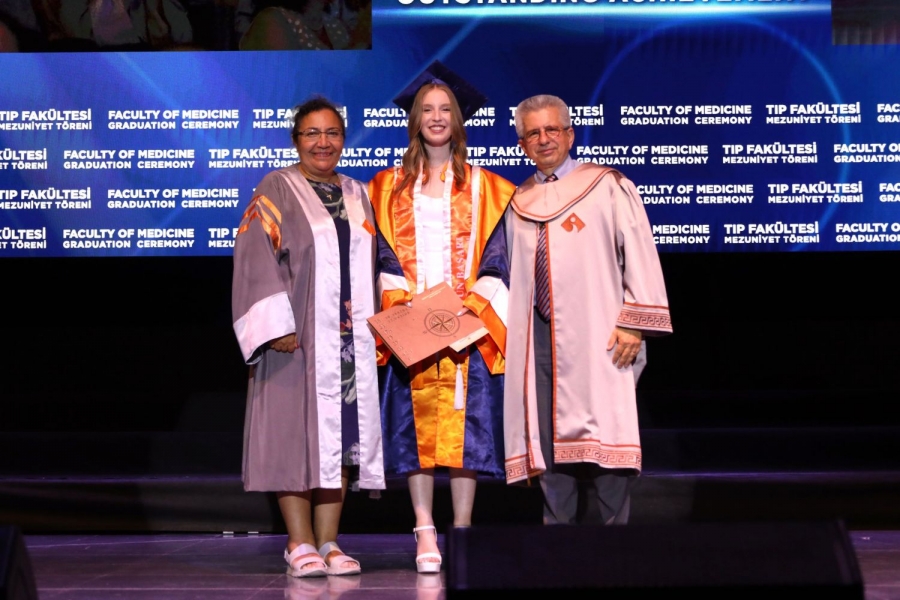 They Received Their Diplomas and Recited the ‘Physician’s Pledge’