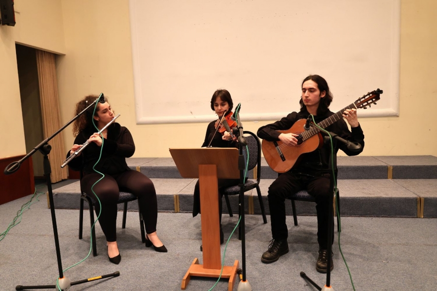 A ‘musical’ feast at the nursing home