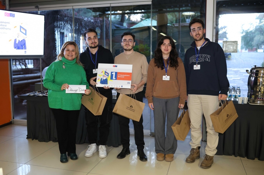 İzmir Ekonomi Üniversitesi Bilgi Teknolojileri Hackathon Etkinliği